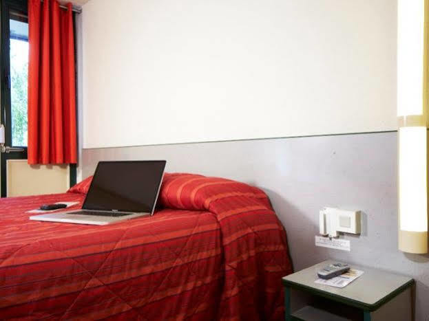 พรีเมียร์ คลาส คอมพีเน่ โชน Hotel Jaux ภายนอก รูปภาพ